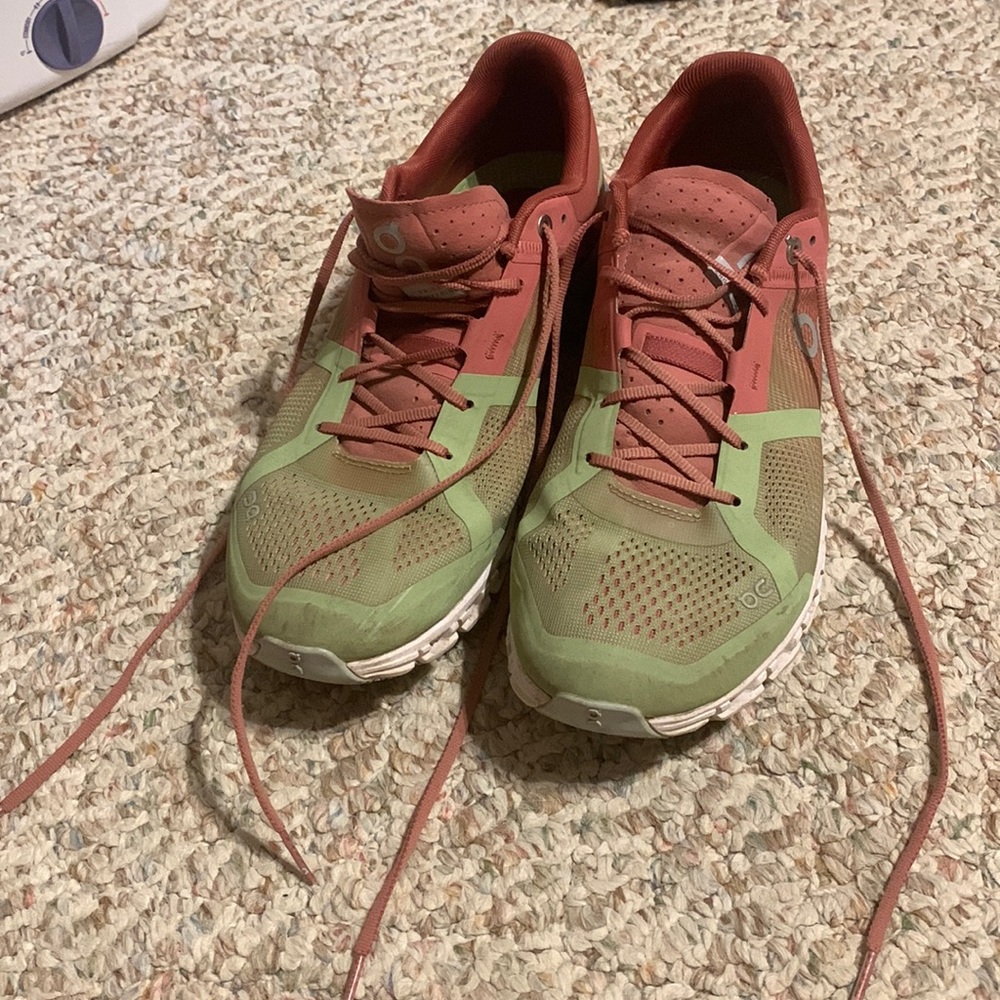 On Cloudflow running shoes